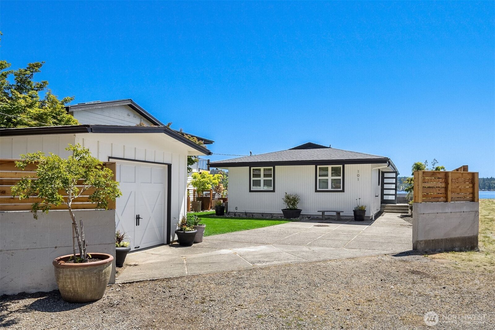 Property Photo:  101 NE Lynnwood Loop  WA 98528 