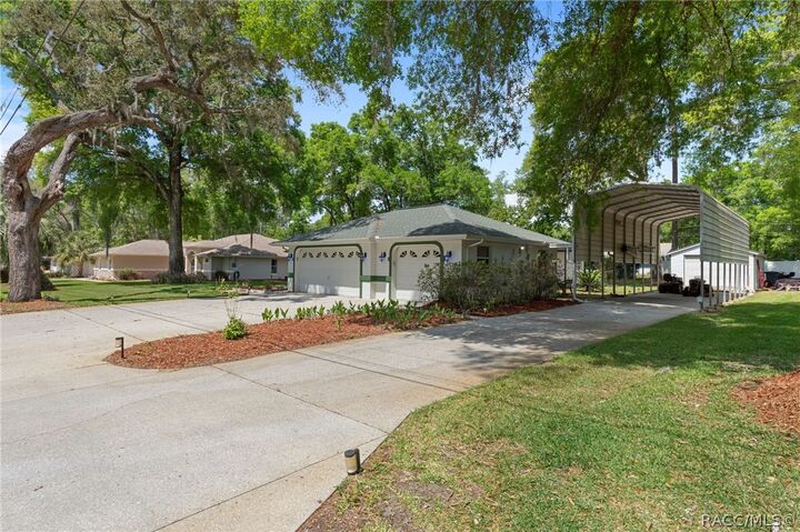 Property Photo: 310 W Inverness Boulevard FL 34452