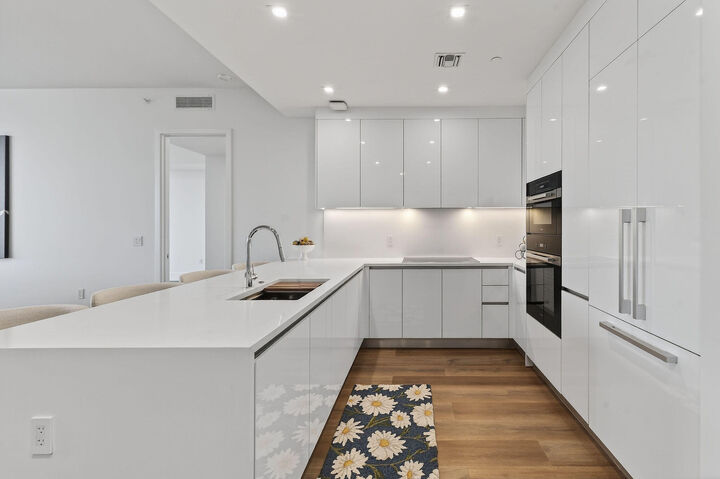 Property Photo:  220 Lake Shore Drive 715  FL 33403 