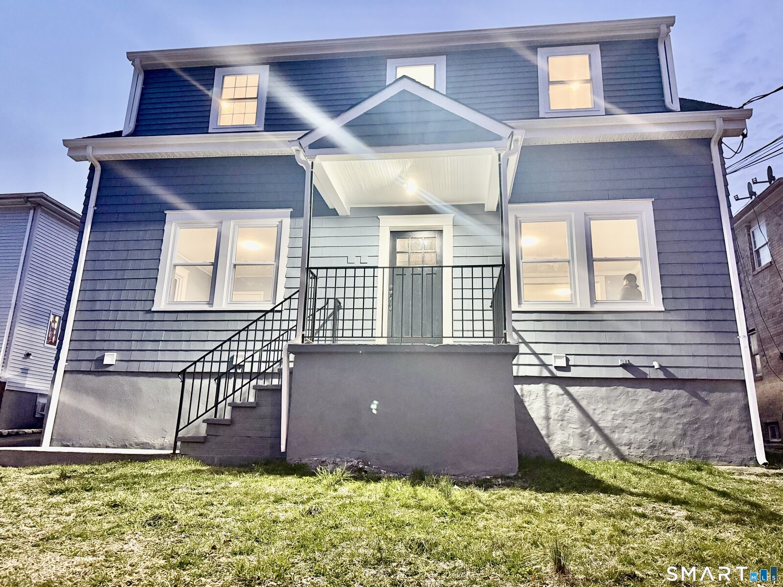 Property Photo:  85 Avery Street (Whole House)  CT 06902 