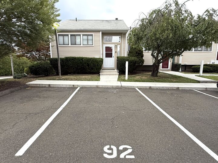 Property Photo:  92 Shepards Knoll Drive 92  CT 06514 