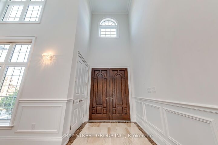 Property Photo: 39 Foxwarren Drive ON M2K 1L1