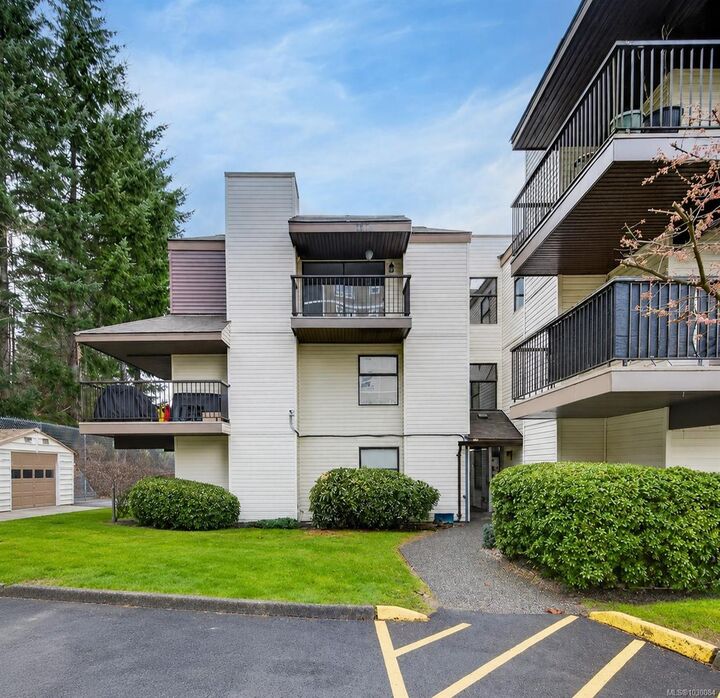 Property Photo: 585 Dogwood St S #312 BC V9W 6T6