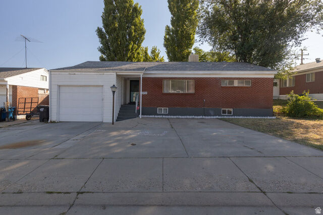 Property Photo: 4370 S 175 E UT 84405
