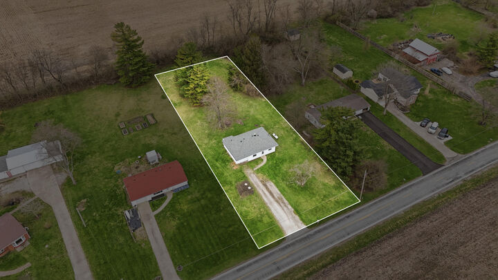 Property Photo: 1166 W Sparrow Road OH 45502