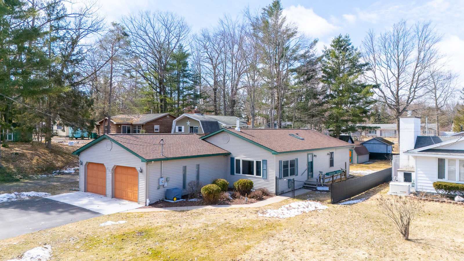 Property Photo:  311 Iroquois Avenue  MI 48651 