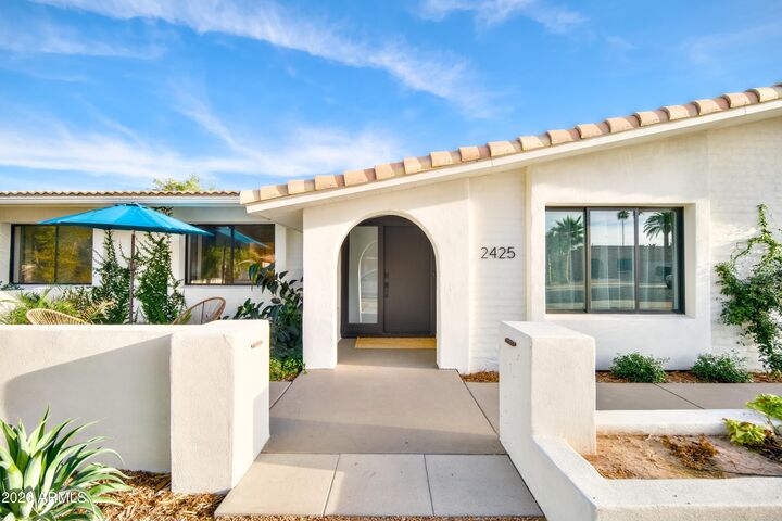 Property Photo:  2425 W Impala Circle  AZ 85202 