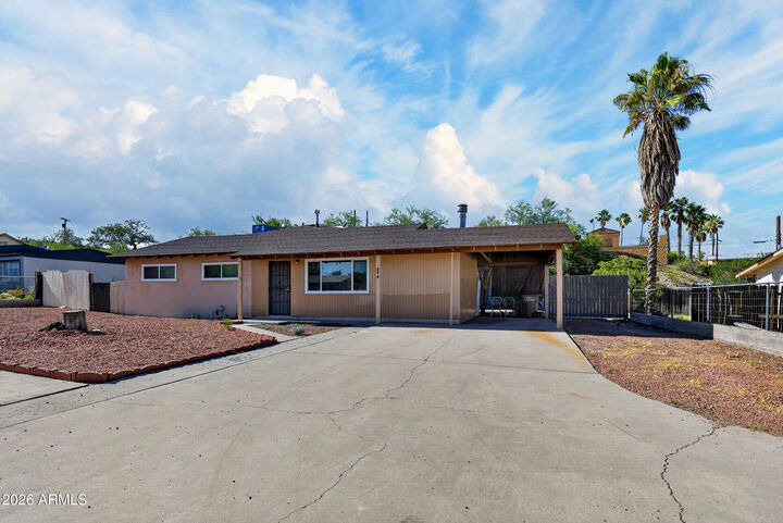Property Photo:  500 N Oxbow Drive  AZ 85390 