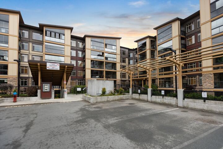Property Photo:  32445 Simon Avenue 108  BC V2T 0G7 