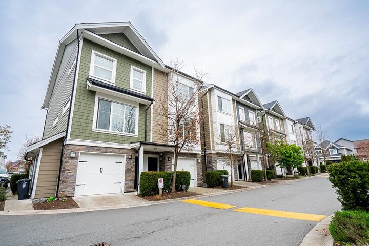 Property Photo: 21150 76A Avenue 29 BC V2Y 0V9