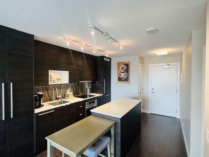 Property Photo: 13398 104 Avenue 1609 BC V3T 1V6