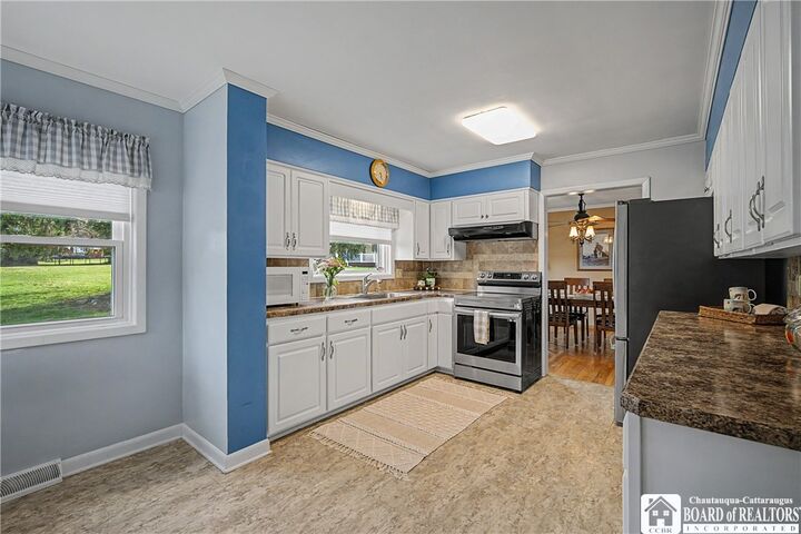 Property Photo:  39 W Fairmount Avenue  NY 14750 