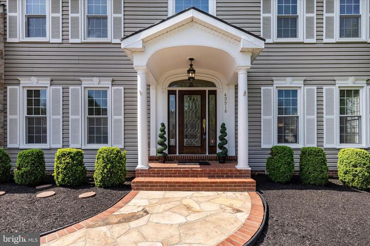 Property Photo:  43518 Golden Meadow Circle  VA 20147 