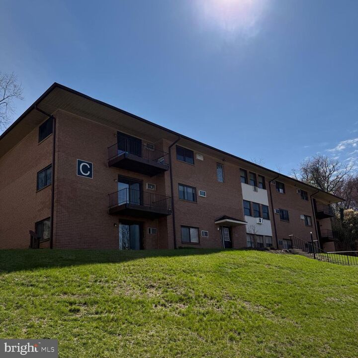 Property Photo:  1016 W Baltimore Pike C14  PA 19063 