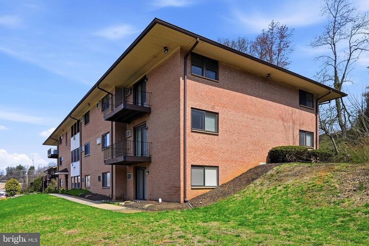 Property Photo: 1016 W Baltimore Pike C14 PA 19063