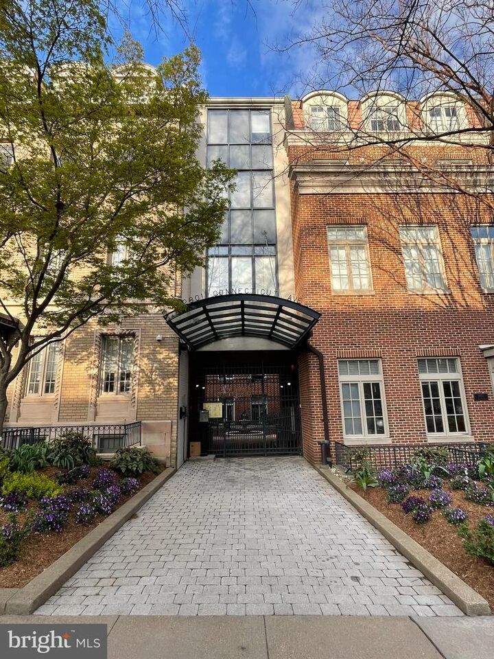 Property Photo:  2801 Connecticut Avenue NW 20  DC 20008 