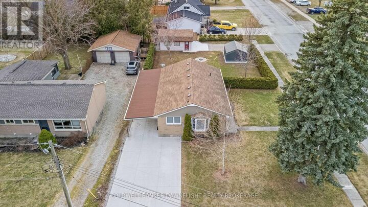 Property Photo:  105 Wellington Street West  ON N0M 1S2 
