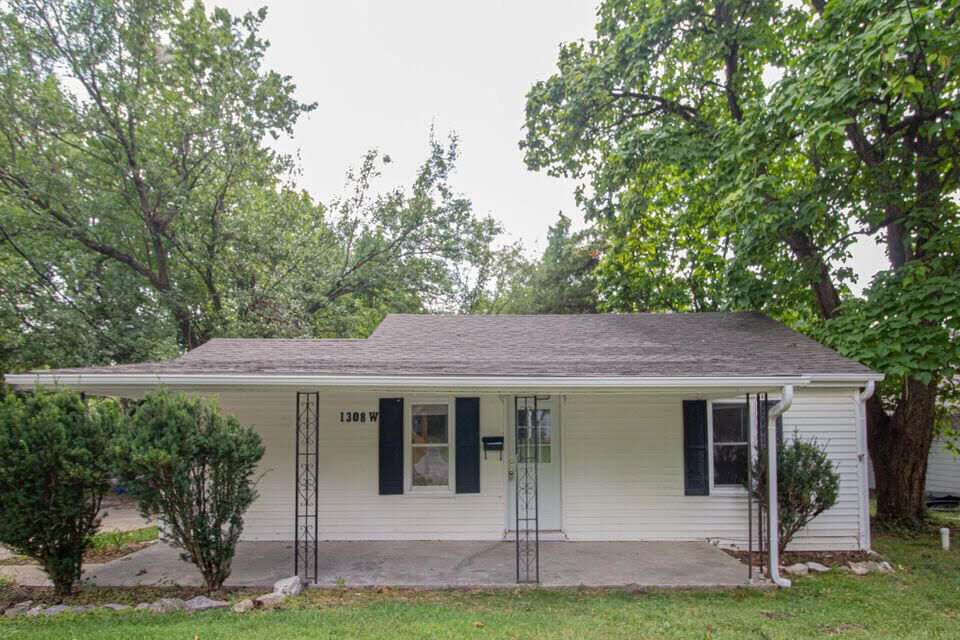 Property Photo:  1308 W Worley St  MO 65203 