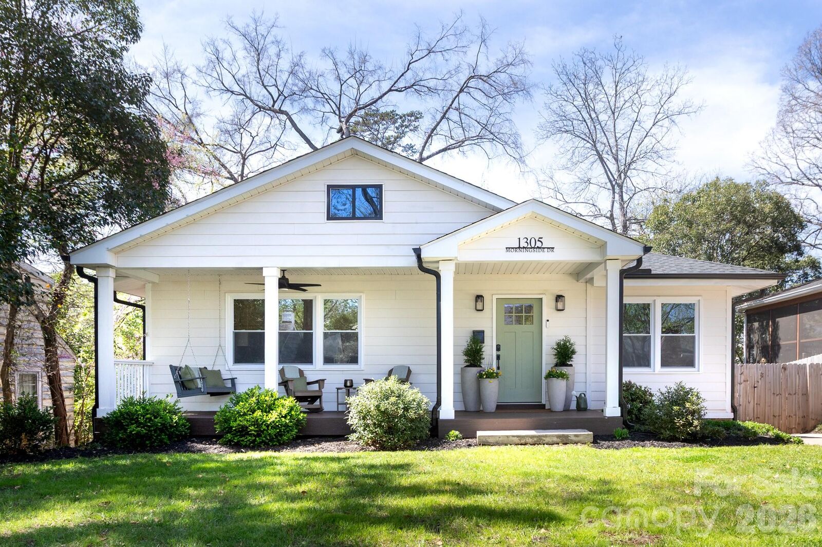 Property Photo: 1305 Morningside Drive NC 28205