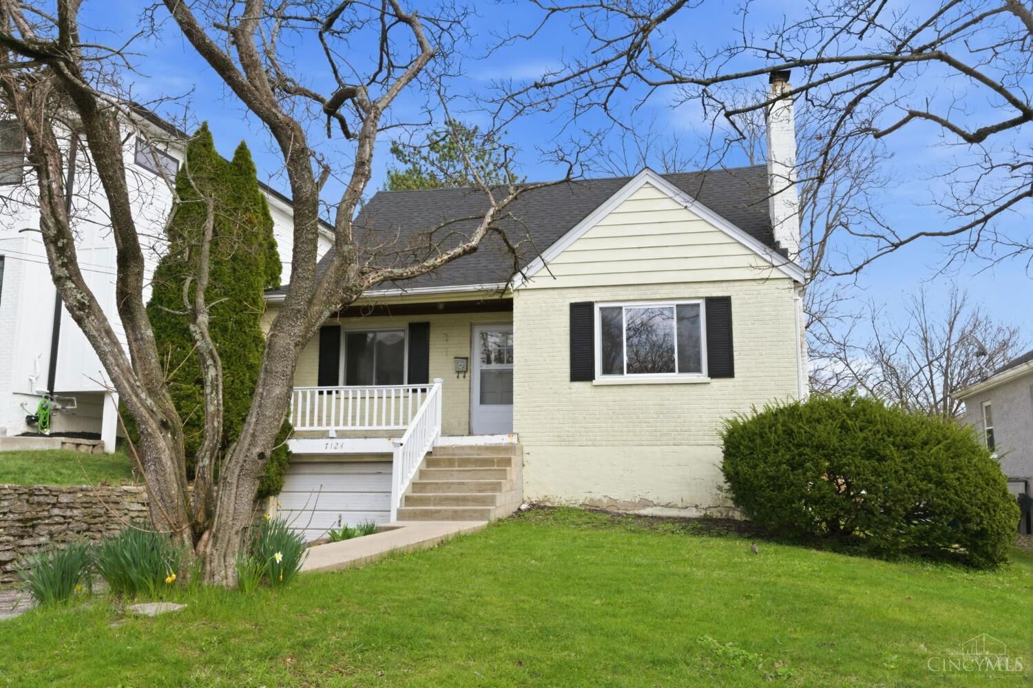 Property Photo: 7124 Sanoma Avenue OH 45243