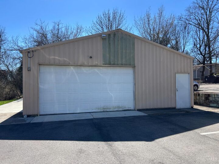 Property Photo: 3301 Camvic Terrace OH 45211