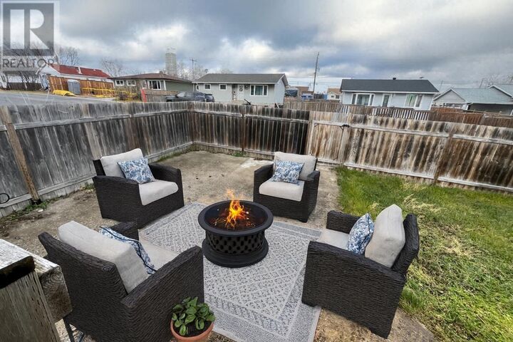 Property Photo:  8 Elliot Street  ON P0V 1L0 