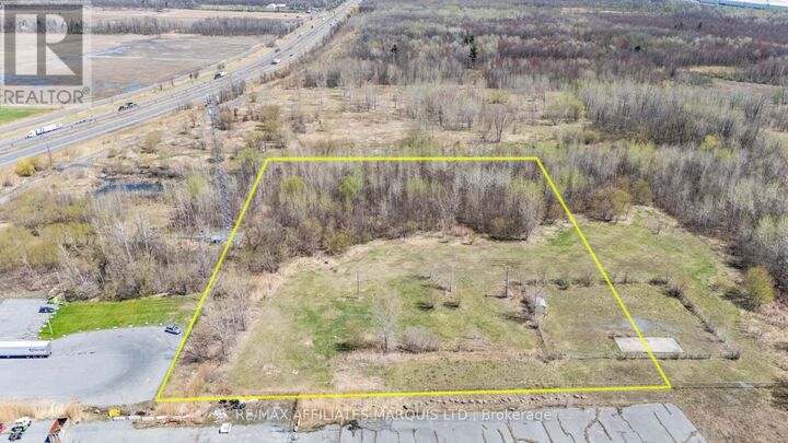 820 Tollgate Road East — photo 1
