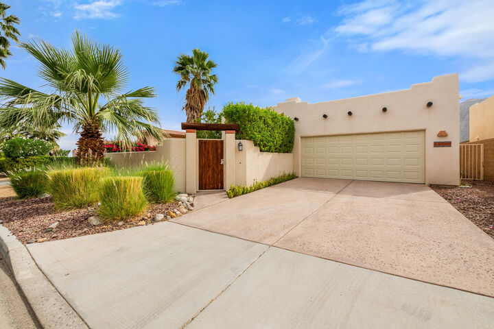 Property Photo:  53100 Avenue Vallejo  CA 92253 