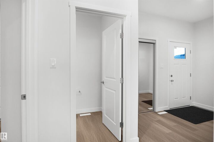 Property Photo: 1015 14 Avenue NW AB T6T 2R6