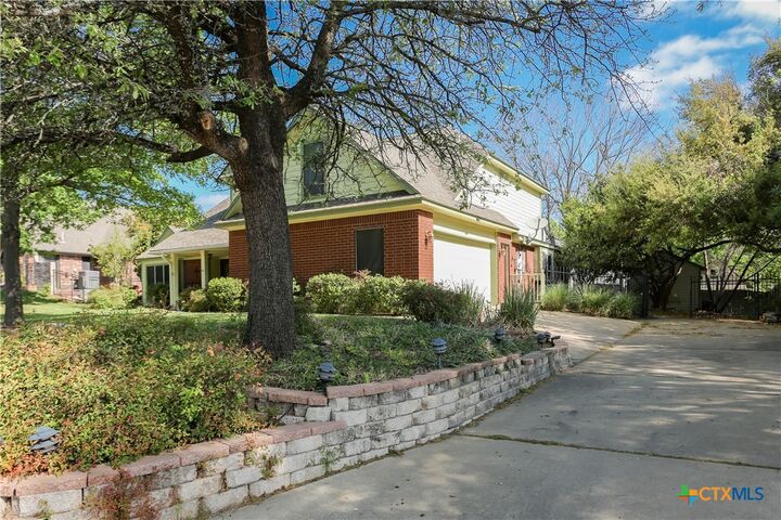 Property Photo:  519 Dingo Trail  TX 76548 