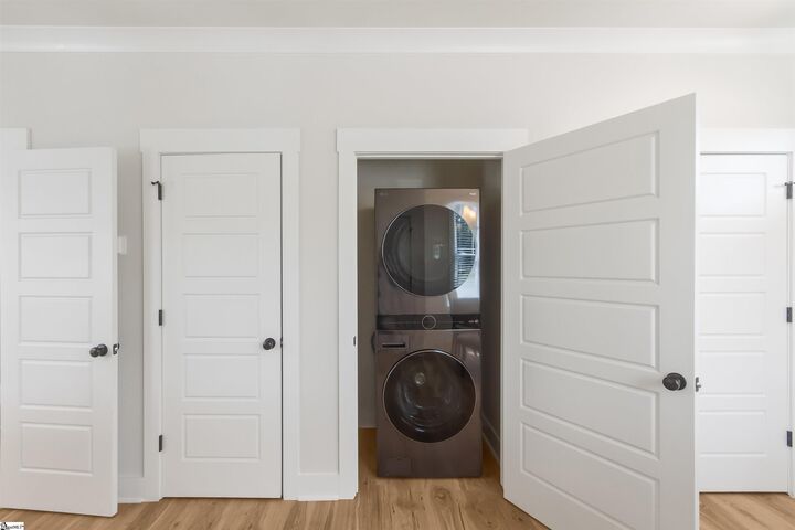 Property Photo:  9 Hawthorne Lane Unit 105  SC 29605 
