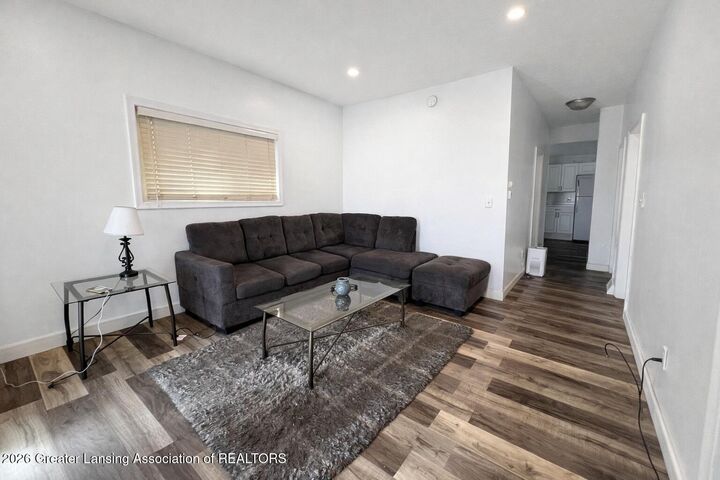 Property Photo:  506 S East Street  MI 48912 