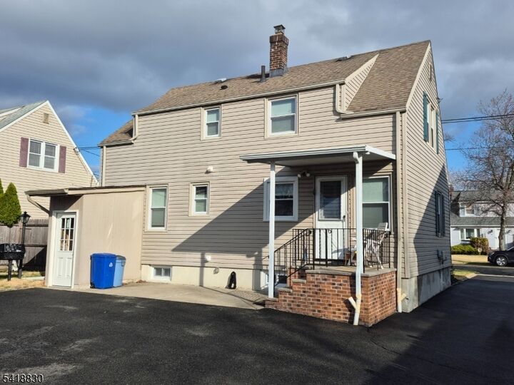 Property Photo:  551 Spruce Ave 2 Fl  NJ 07027 