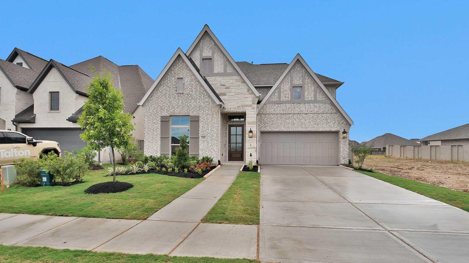 Property Photo:  721 Eagle Ford Lane  TX 77546 