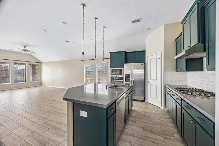 Property Photo:  3738 Amoroso Drive  TX 77583 