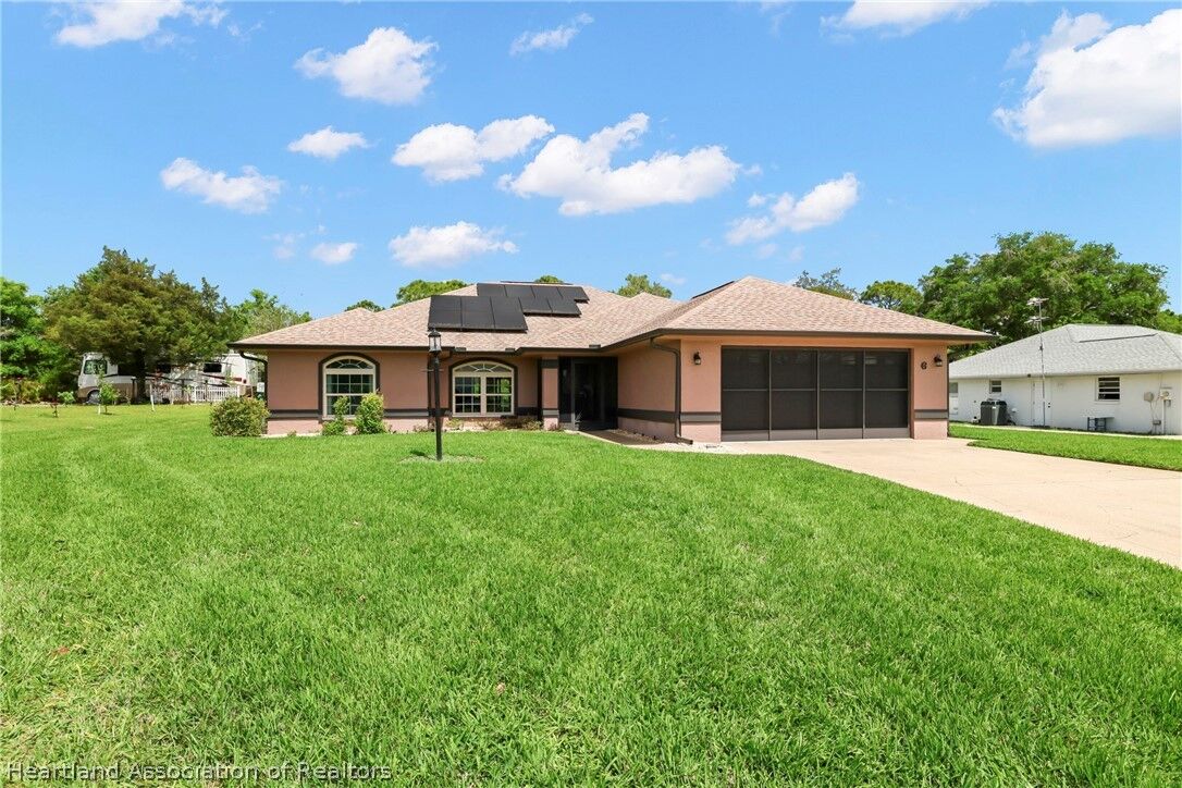 Property Photo:  6 Corkwood Avenue  FL 33852 