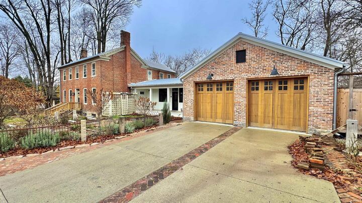 Property Photo:  2001 E Hillside Drive 8  IN 47401 