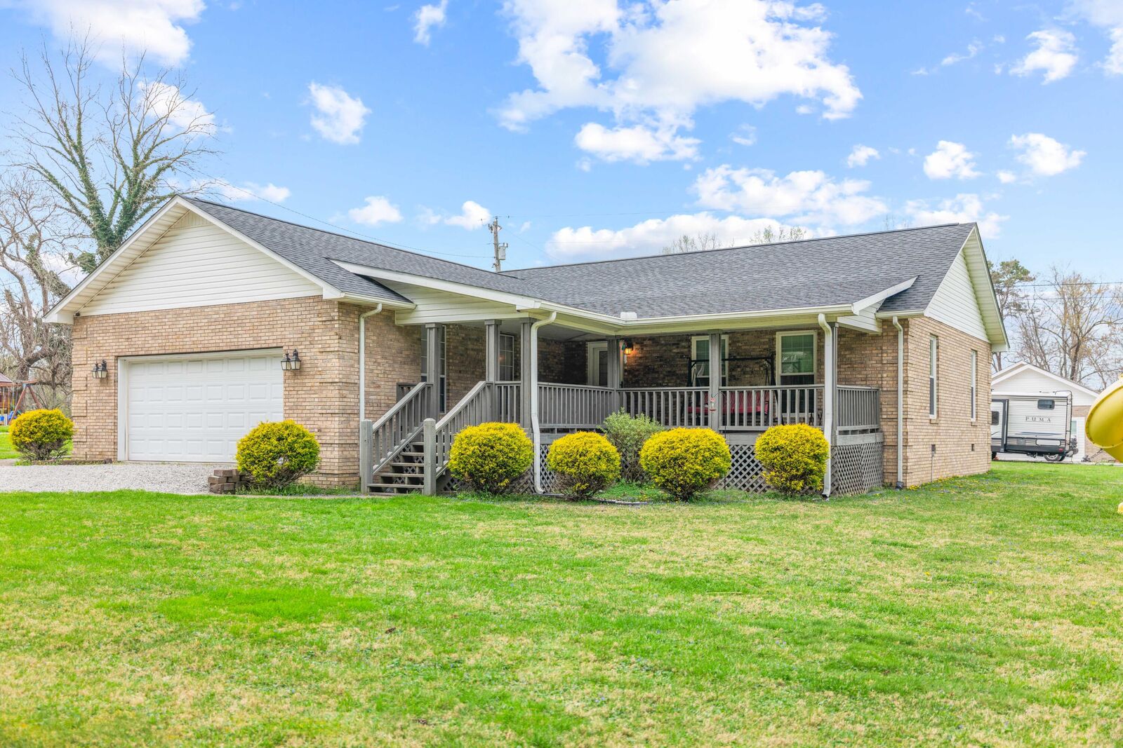 Property Photo:  601 Moberly Bend Road  KY 40701 