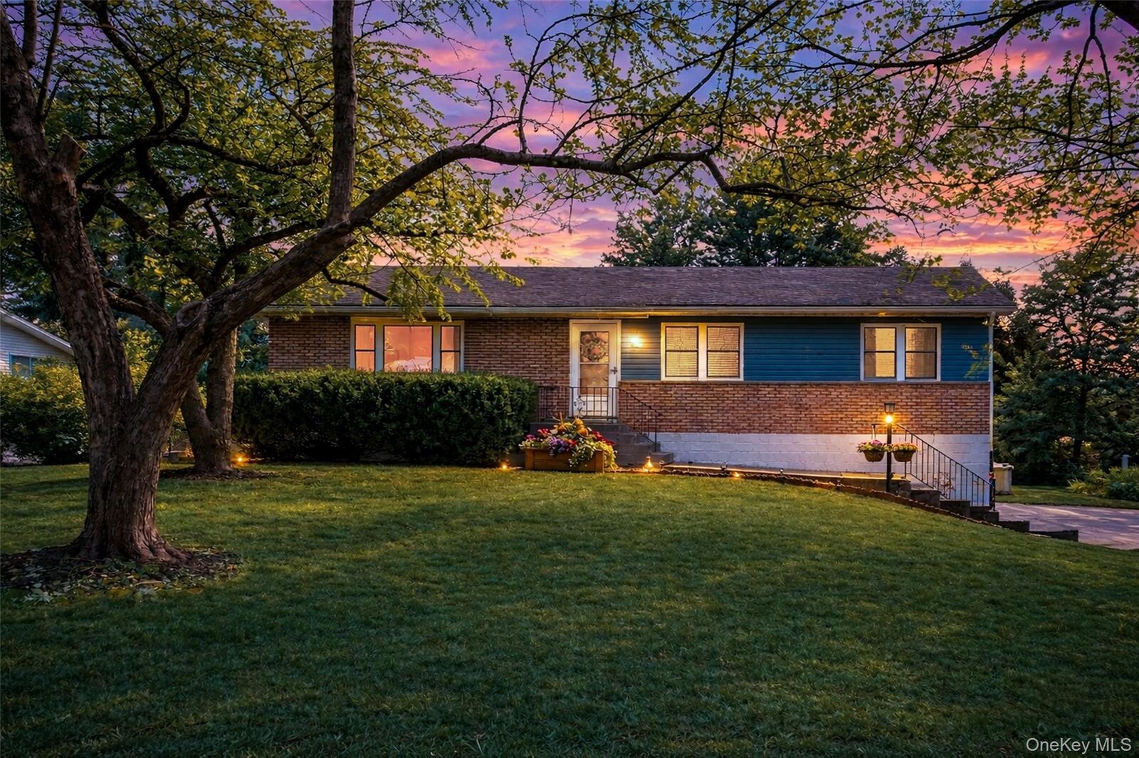 Property Photo:  101 Edgehill Drive  NY 12590 