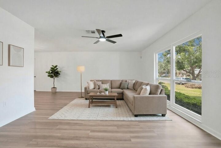 Property Photo:  1307 Valley Hill Drive  FL 33813 