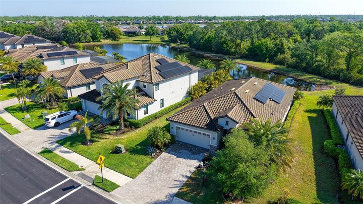 Property Photo: 17241 Blue Ridge Place FL 34211