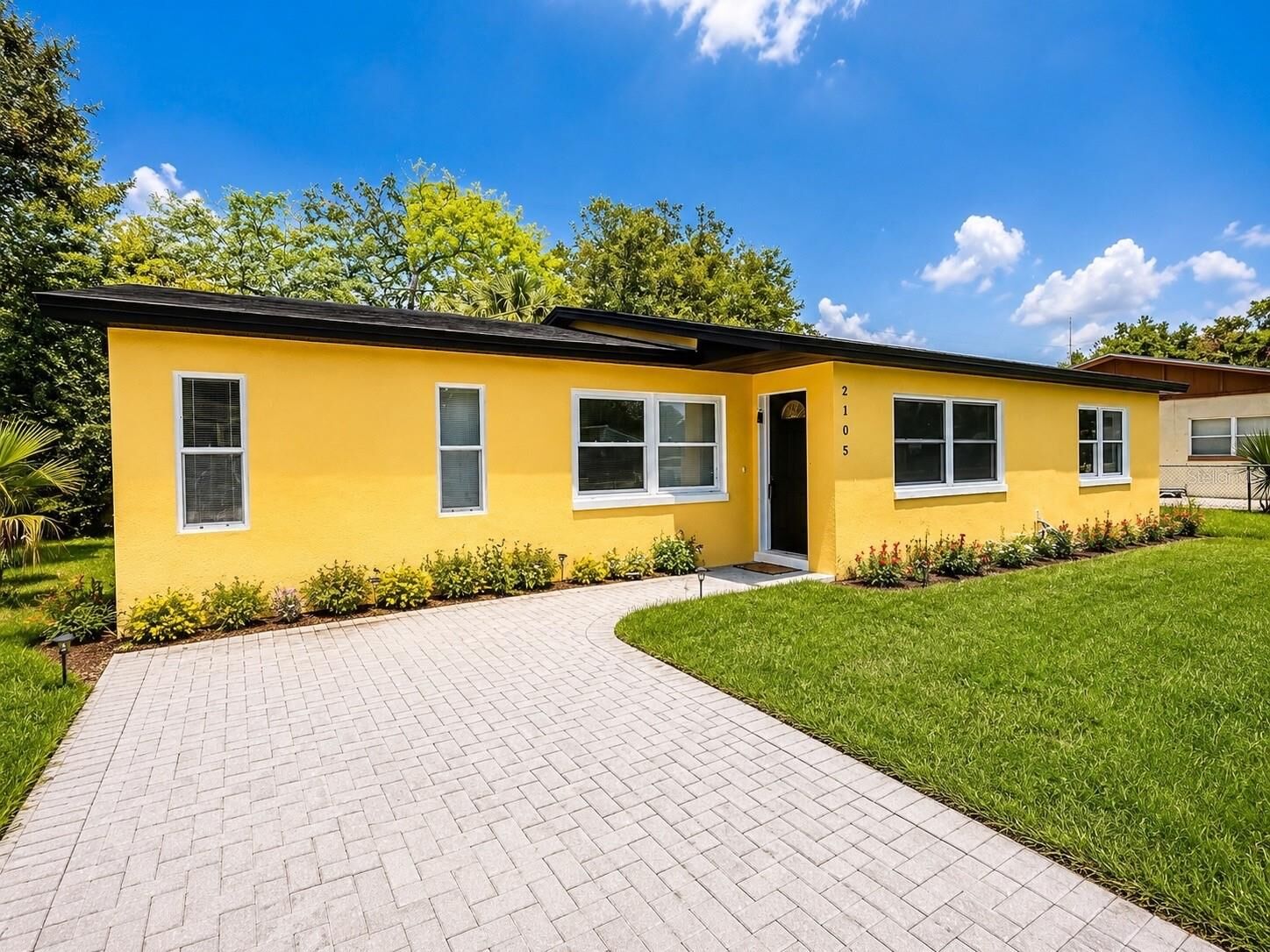 Property Photo:  2105 9th Street NE  FL 33881 