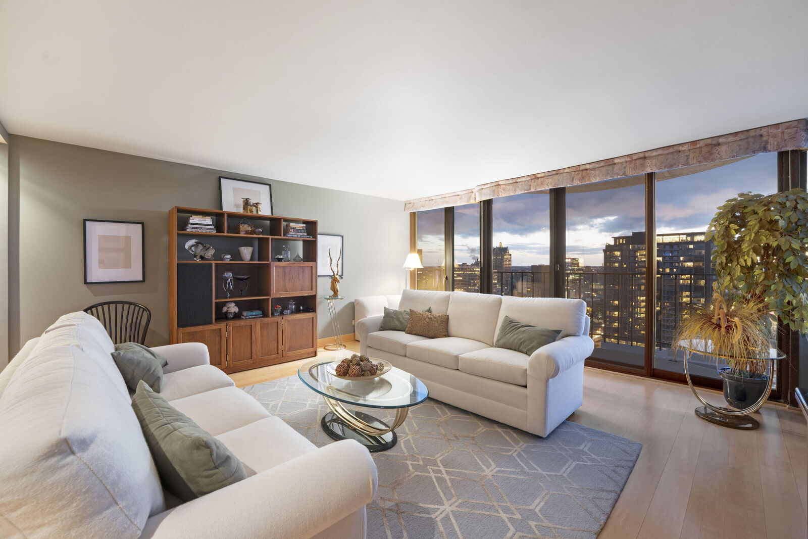 Property Photo:  929 N Astor St 2407  WI 53202 