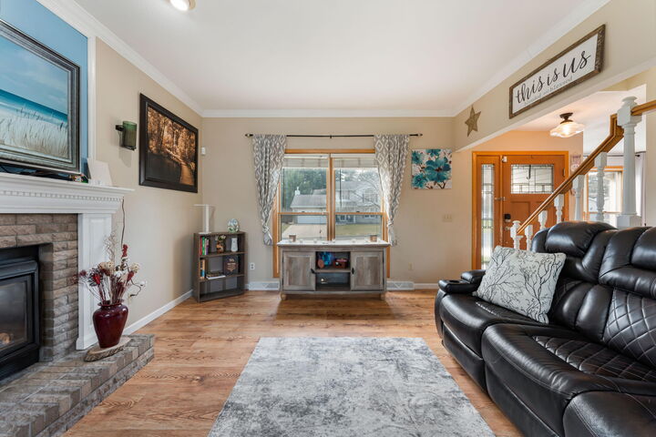 Property Photo:  1320 Montclair Pl  WI 53538 