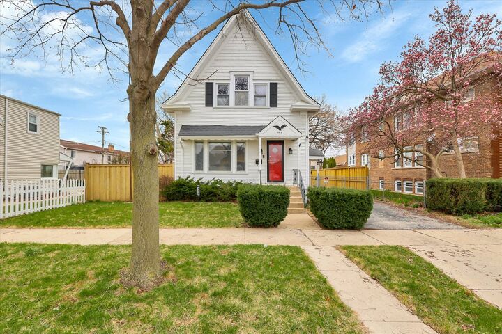 Property Photo:  4038 Grove Avenue  IL 60513 