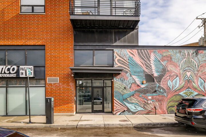 Property Photo:  2045 W Concord Place 604  IL 60647 