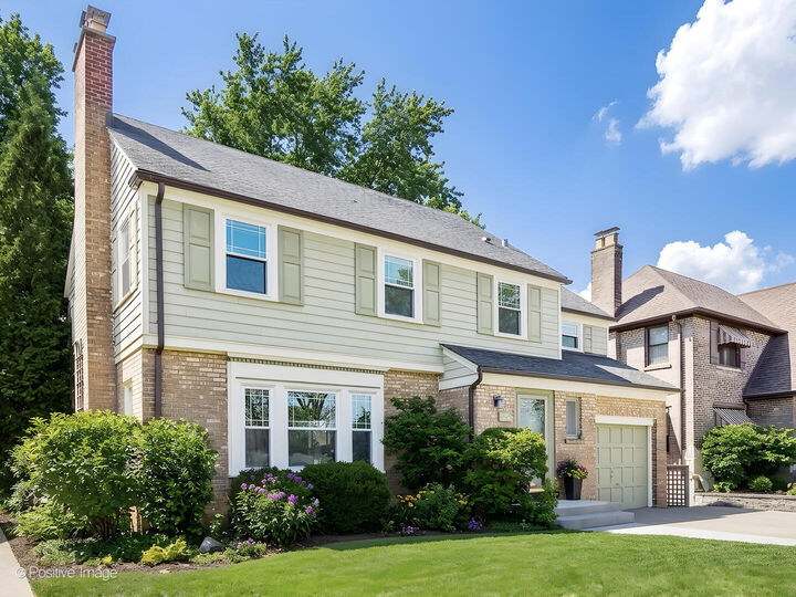 Property Photo: 524 S Stone Avenue IL 60525