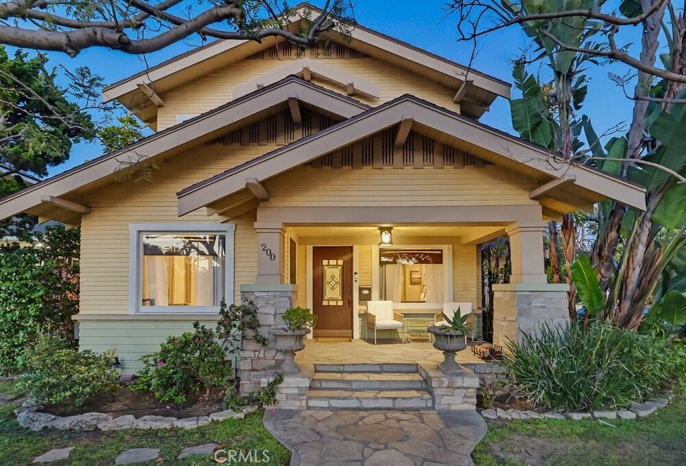 Property Photo: 200 Termino Avenue CA 90803