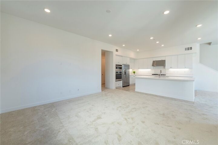 Property Photo:  121 Baluster  CA 92618 