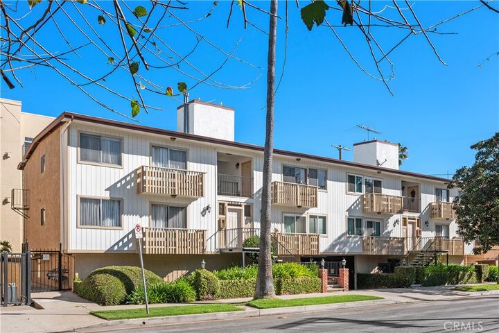 Property Photo:  14005 Milbank Street 7  CA 91423 